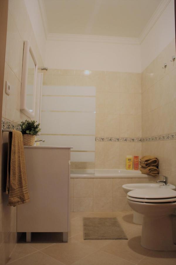 Casa Camoes, Near Airport, 4Km Faro Beach Apartment Luaran gambar